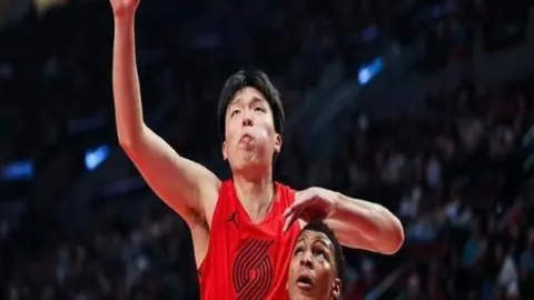 “蓉城新鹏城再战深圳，演绎独特的川粤较量”